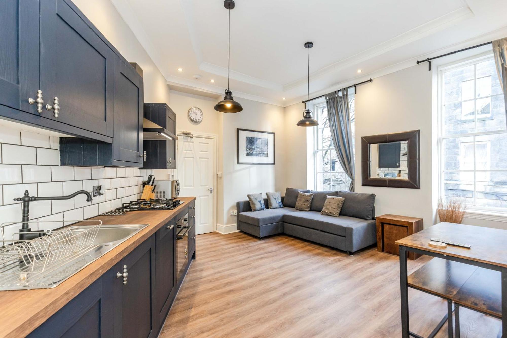 Traditional 3 Bedroom Quiet Duplex Flat By High St, Trams And Buses - Just 1-5 Miles To Centre Edynburg Zewnętrze zdjęcie