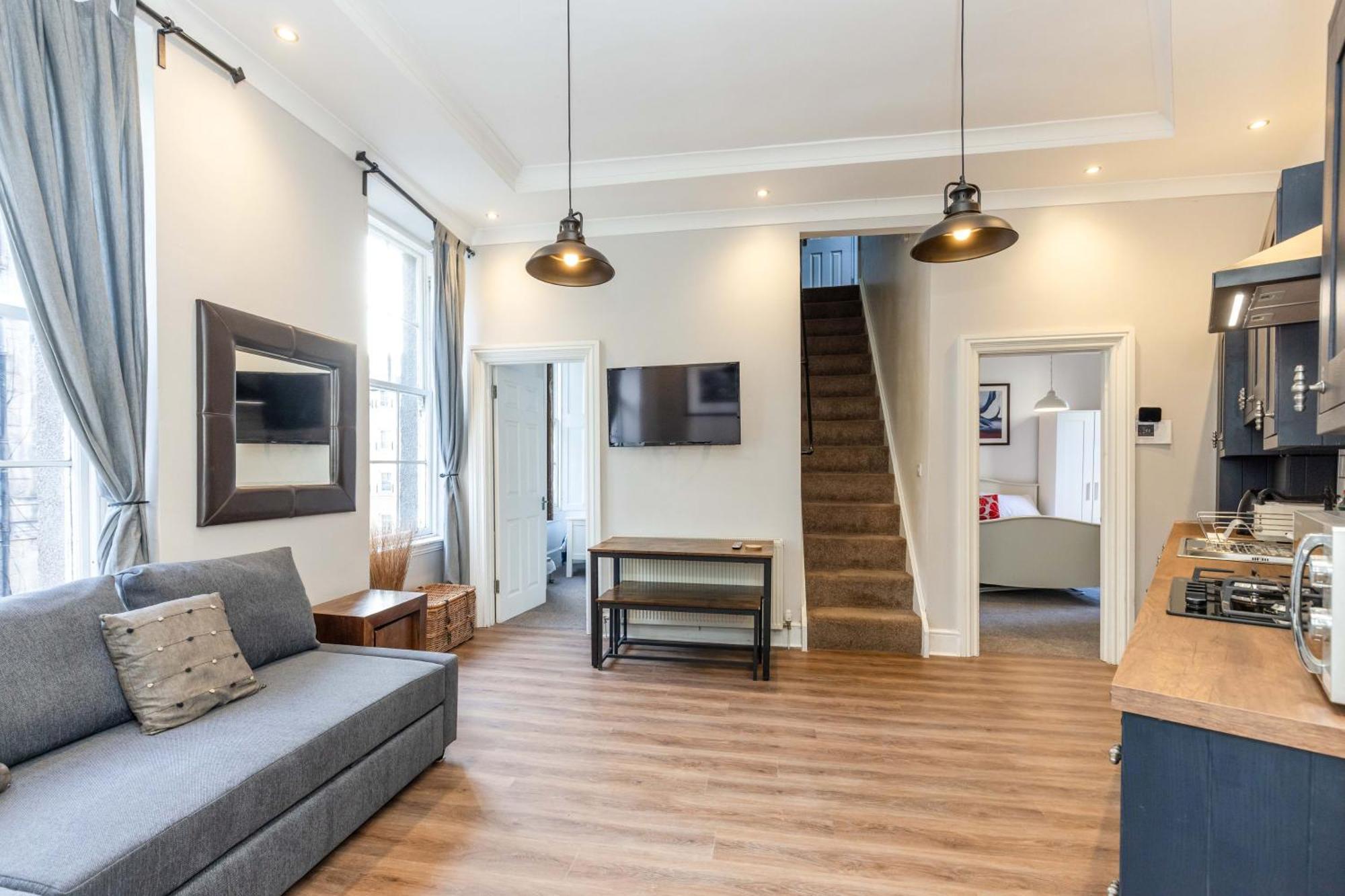 Traditional 3 Bedroom Quiet Duplex Flat By High St, Trams And Buses - Just 1-5 Miles To Centre Edynburg Zewnętrze zdjęcie