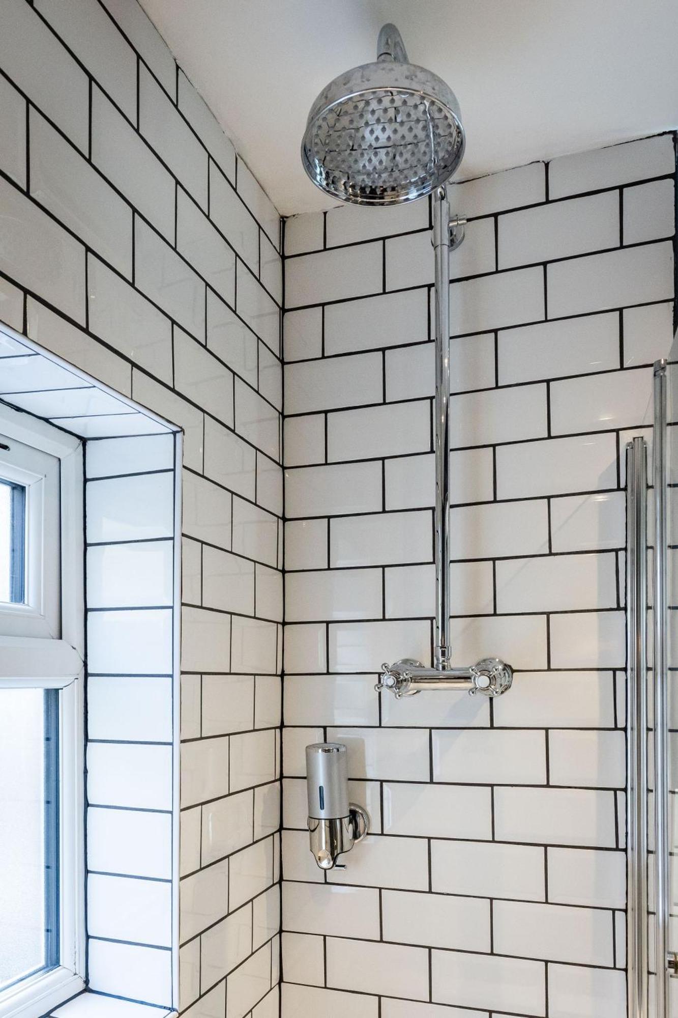 Traditional 3 Bedroom Quiet Duplex Flat By High St, Trams And Buses - Just 1-5 Miles To Centre Edynburg Zewnętrze zdjęcie