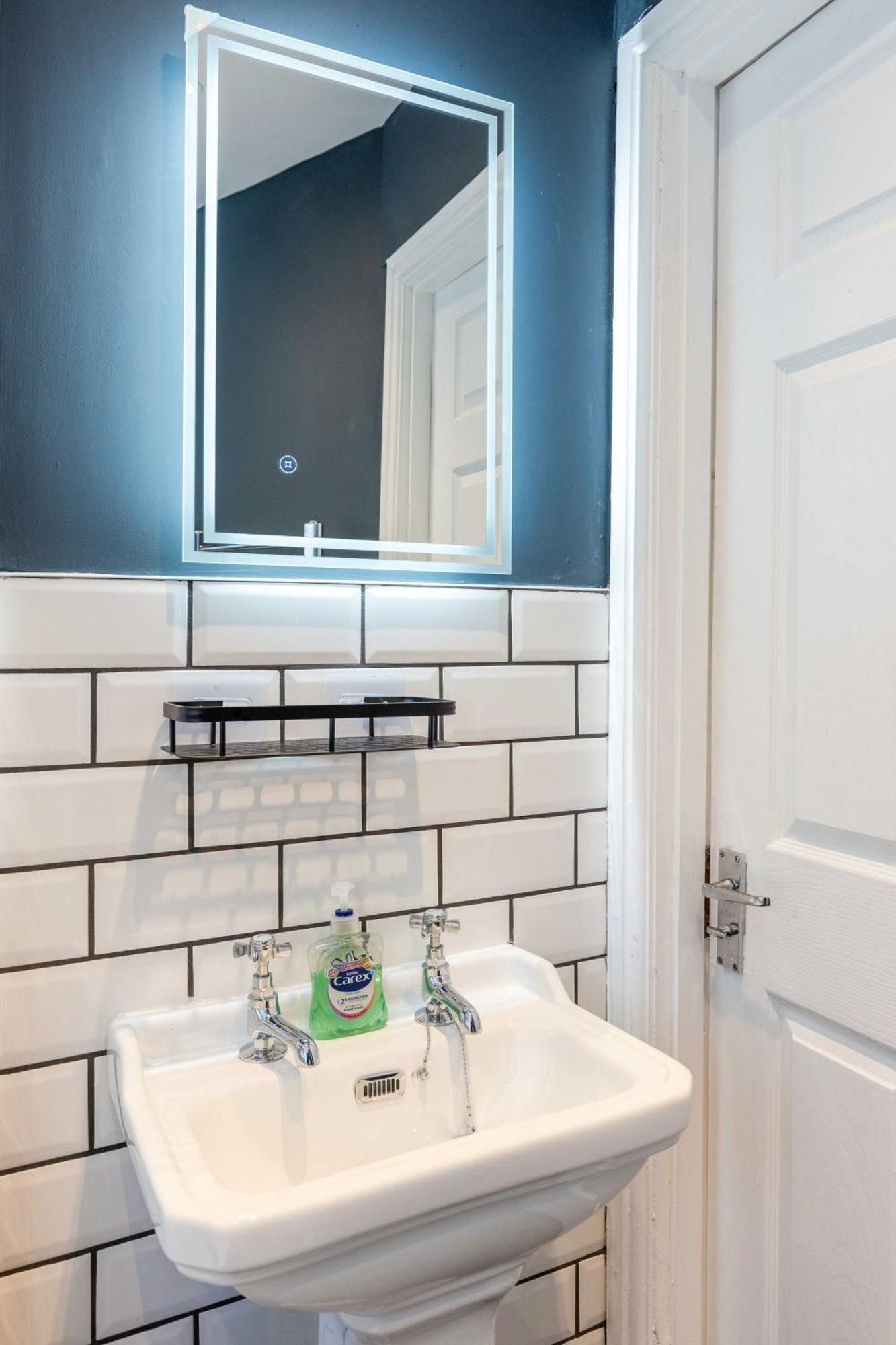Traditional 3 Bedroom Quiet Duplex Flat By High St, Trams And Buses - Just 1-5 Miles To Centre Edynburg Zewnętrze zdjęcie